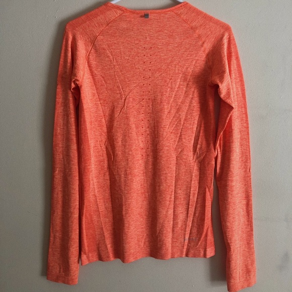 Size S, Nike, Dri-fit Running Long Sleeve - Picture 4 of 4